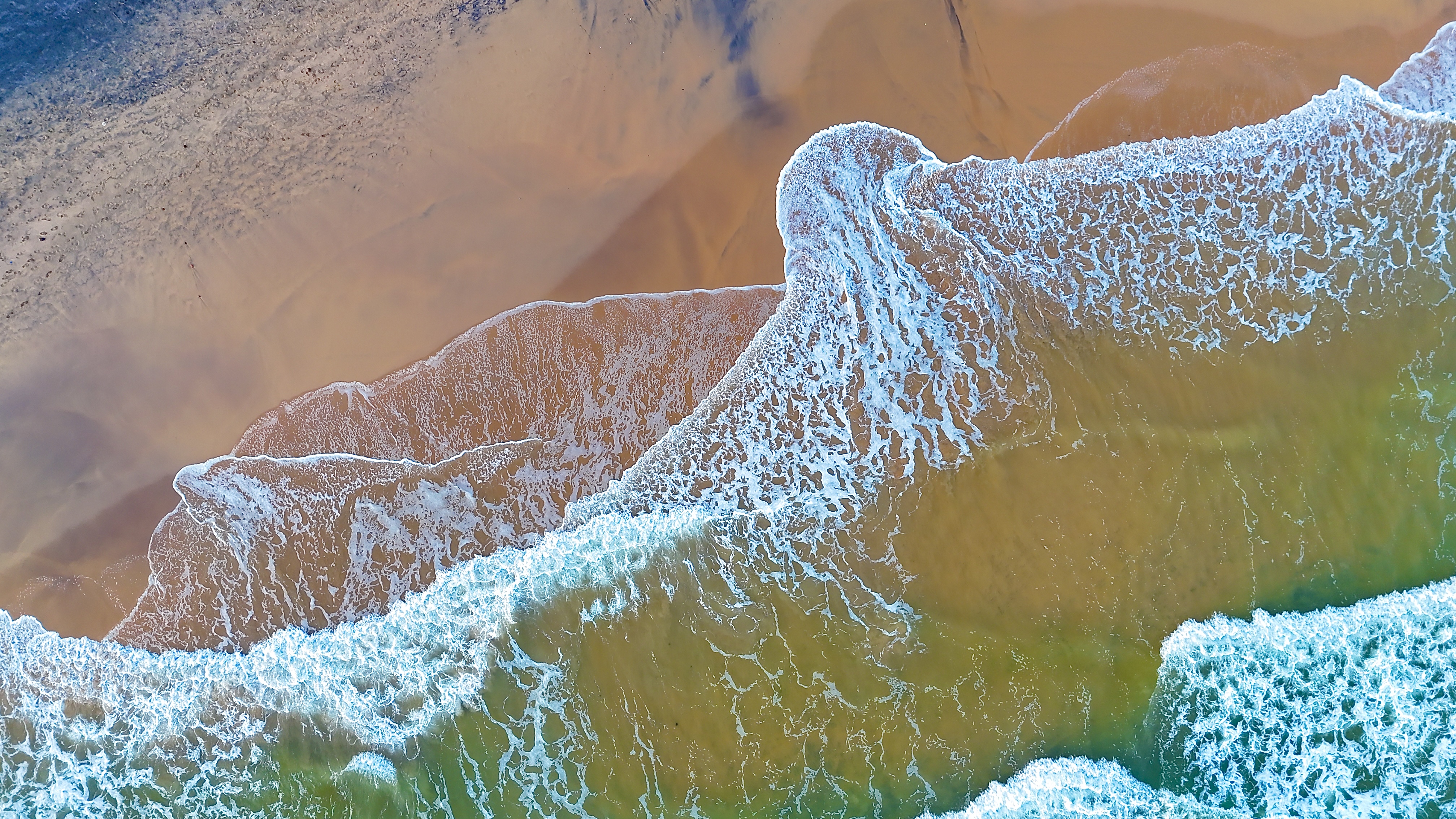 Landscape photograph with a grid overlay illustrating composition