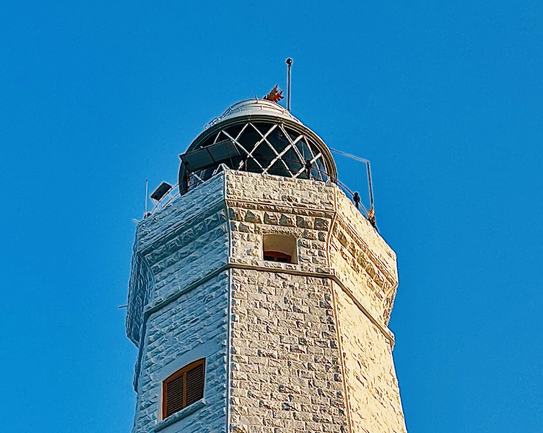 Diagram of the exposure triangle with aperture, shutter speed, and ISO